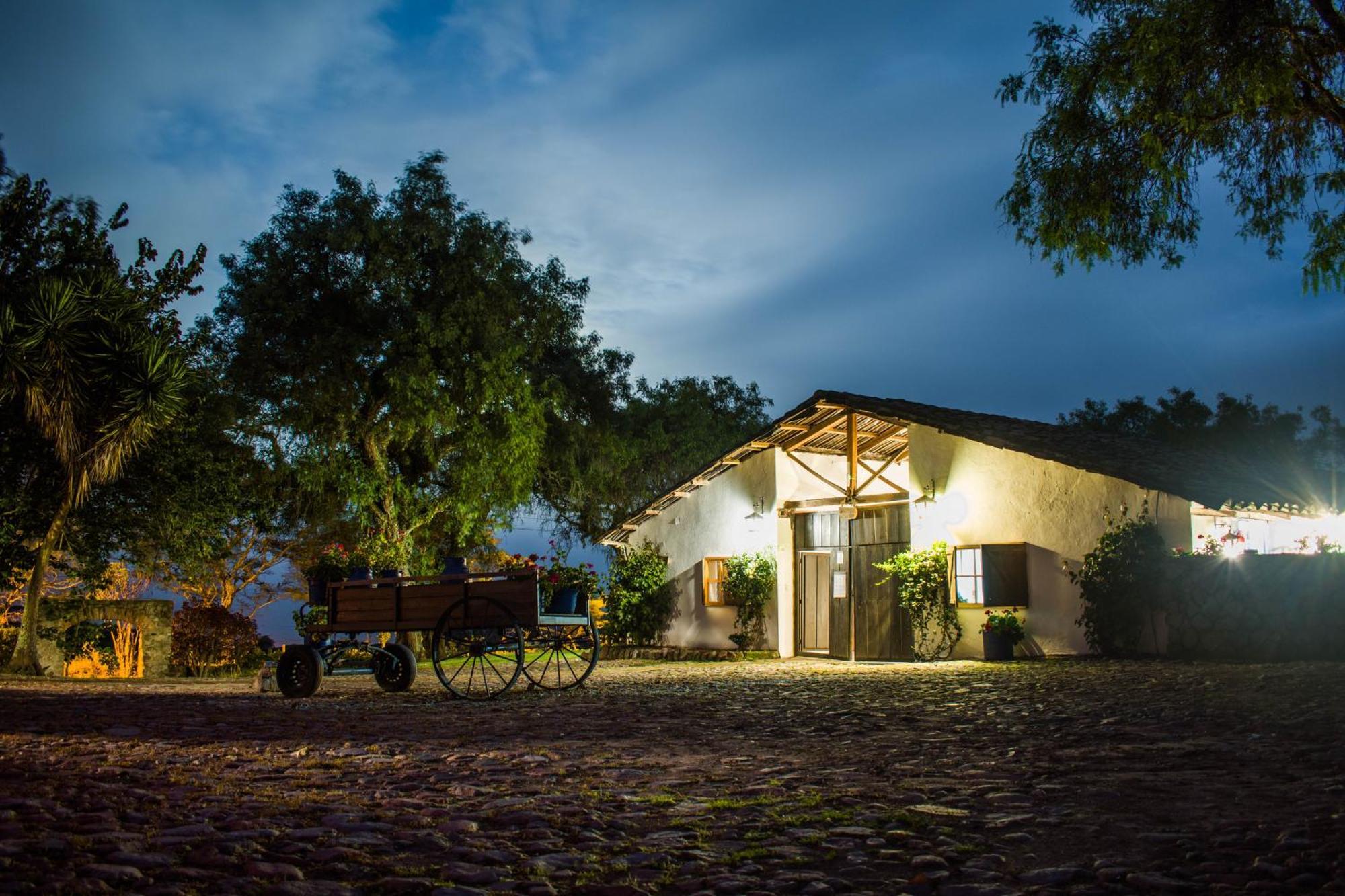 Готель Hacienda San Francisco Tumbabiro Екстер'єр фото