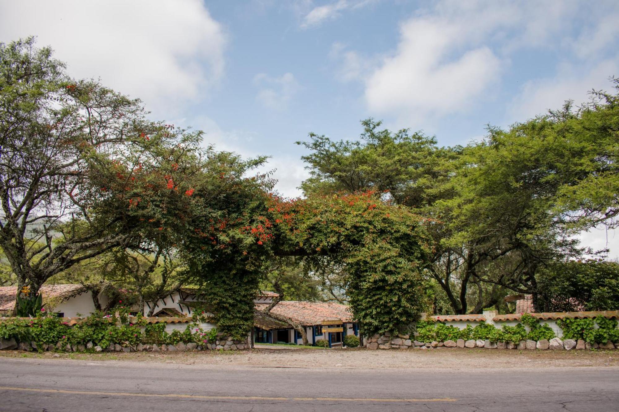 Готель Hacienda San Francisco Tumbabiro Екстер'єр фото