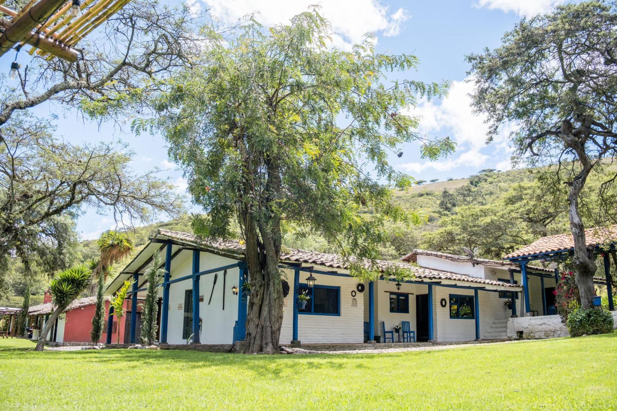 Готель Hacienda San Francisco Tumbabiro Екстер'єр фото